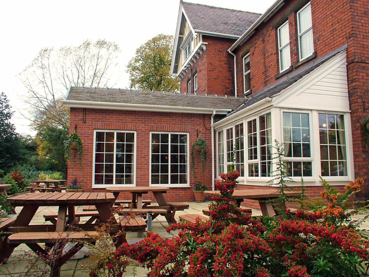 The Punchbowl Inn Thorne Exterior foto